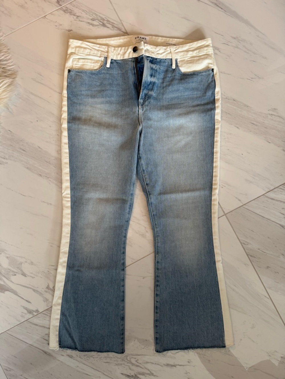 Frame Le Crop Mini Bootcut Jeans. Size: 32 - Picture 2 of 2